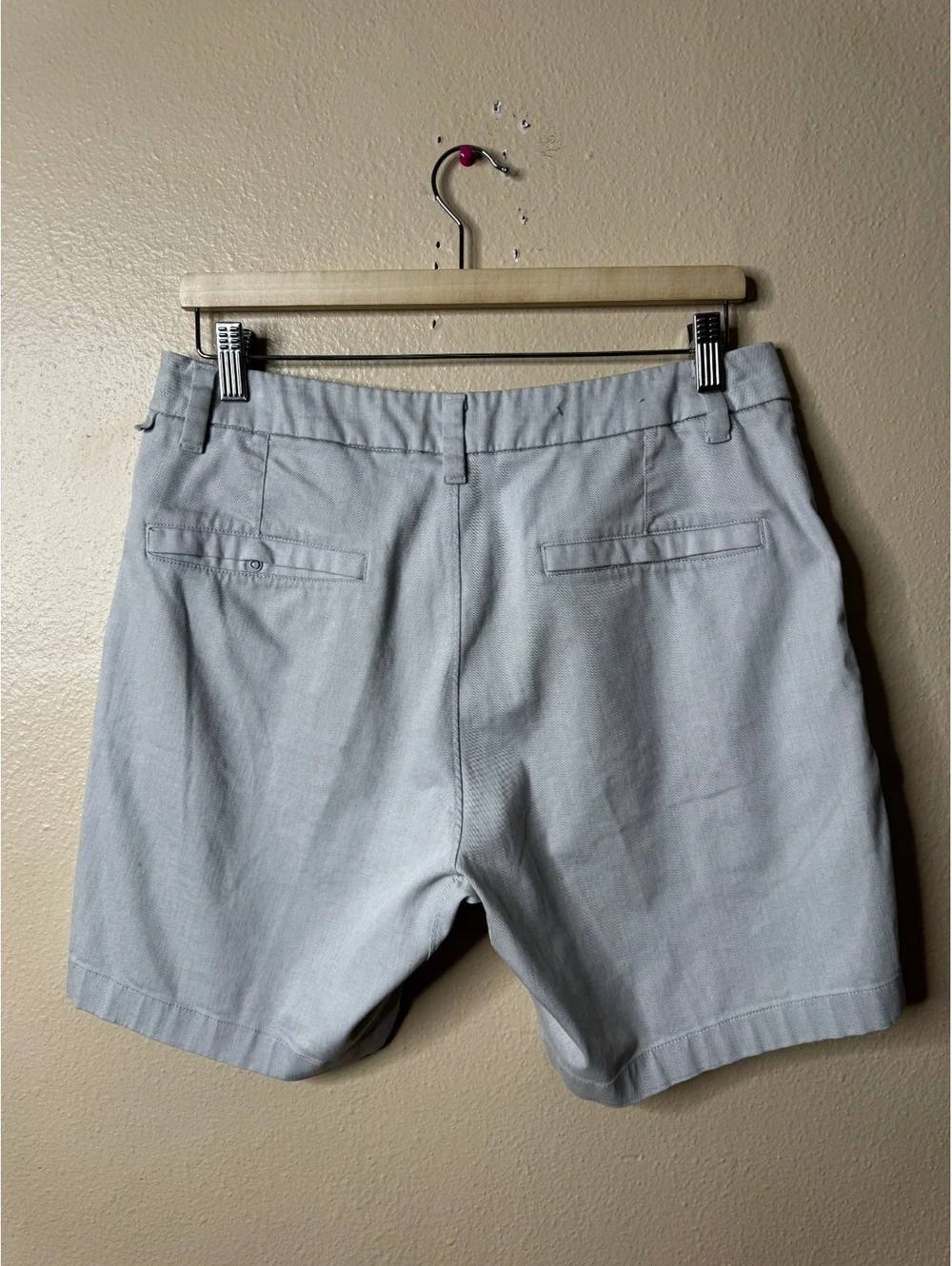 Lululemon Mens Size 32 Light Gray Chino Shorts Flat Front Casual Golf
